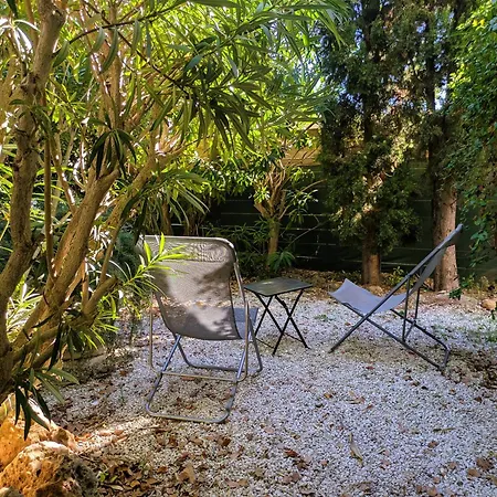 T2 Proche Centre Et Plages Du Pradet 아파트 *