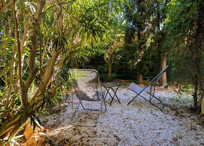 T2 Proche Centre Et Plages Du Pradet Apartment *